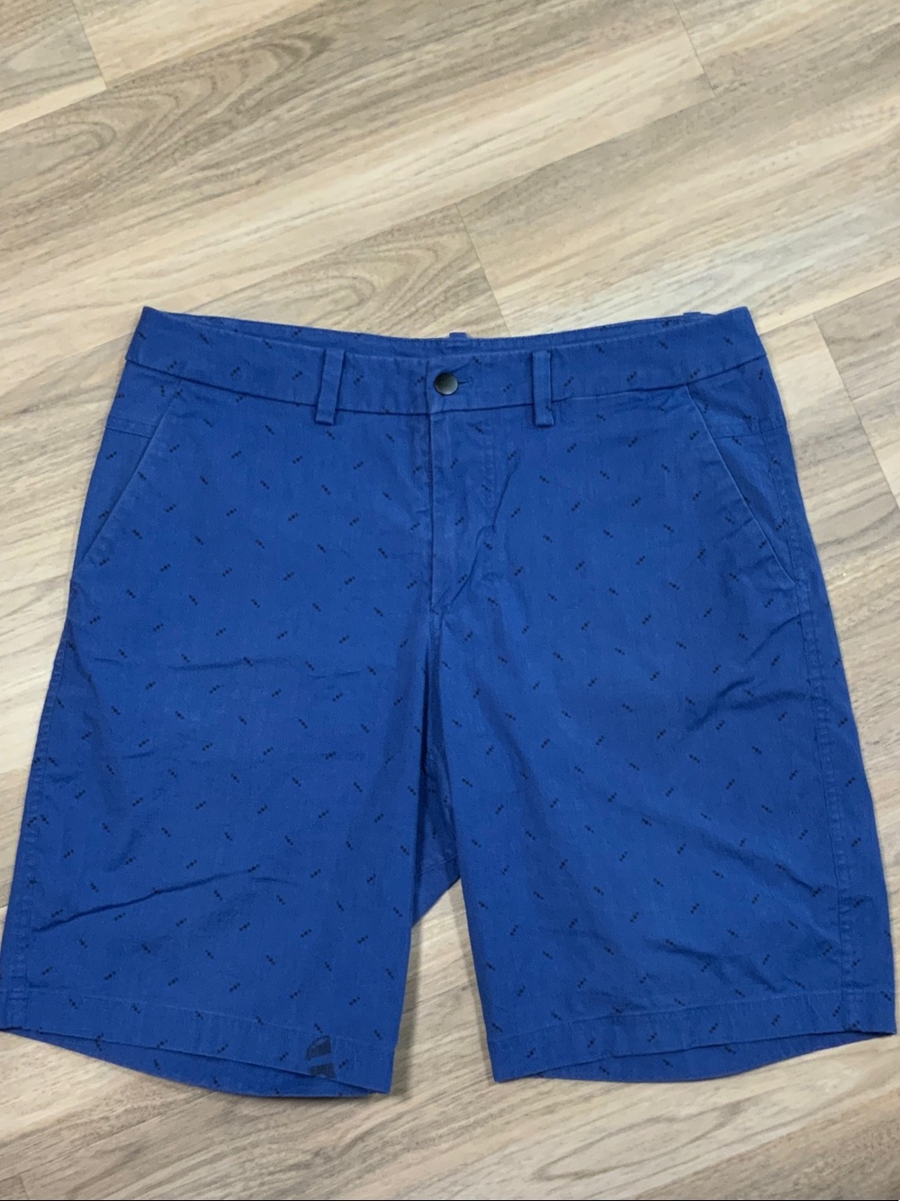 lululemon Men's Deep Blue Patterned Flat-Front Shorts